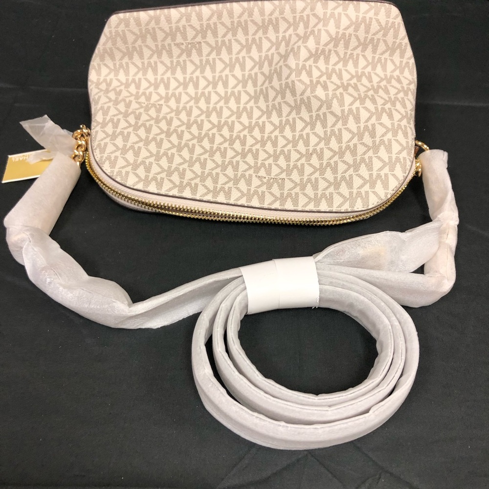 Michael KORS Jet Set Travel Medium Dome Crossbody Bag - Picture 10 of 12